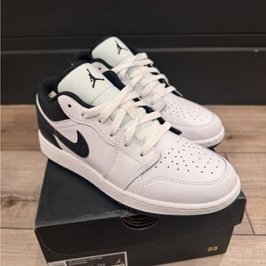 Jordan Air 1 Low White Black Sneakers